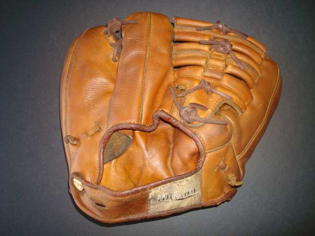 Wilson 607L Two Finger Back